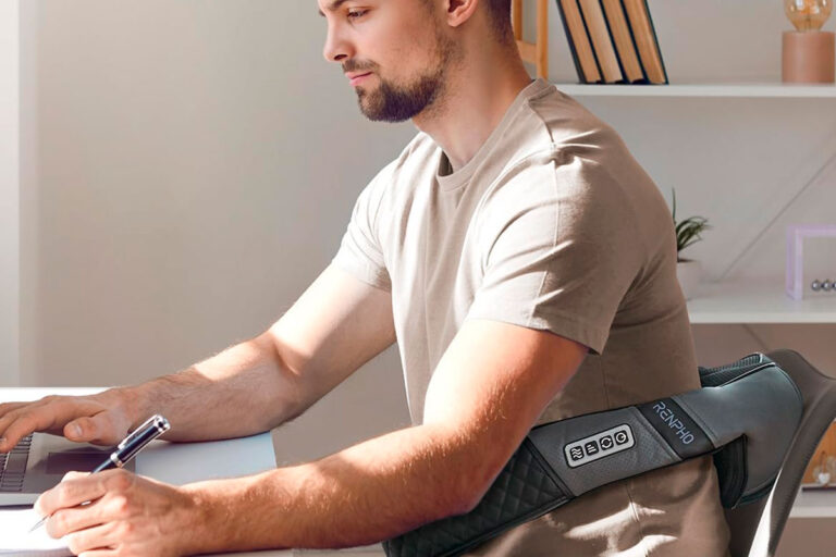 5. renpho neck back massager with heat (photo b)