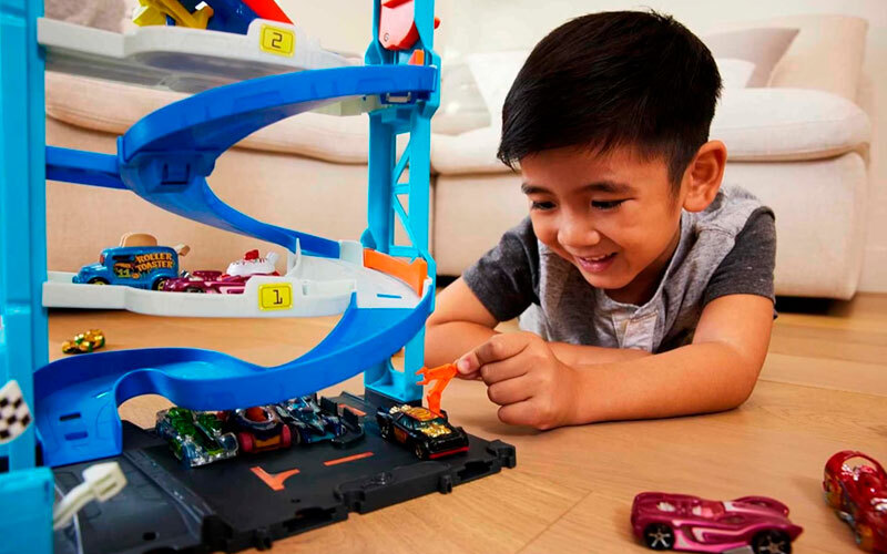 2. hot wheels city toy car track set
