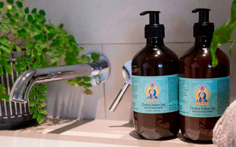 perfect potion chakra balancing hand and body wash 200 ml